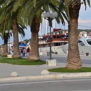 https://apartment-kate-trogir.hotels-in-trogir.com