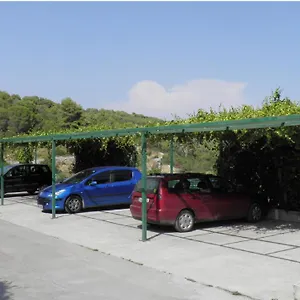 https://apartments-horizont.hotels-in-trogir.com