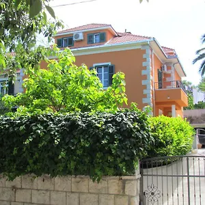 Apartment Bacvice With Free Parking, Split