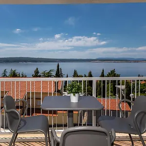 https://apartments-casa-bianca.primorje-gorskikotar.com
